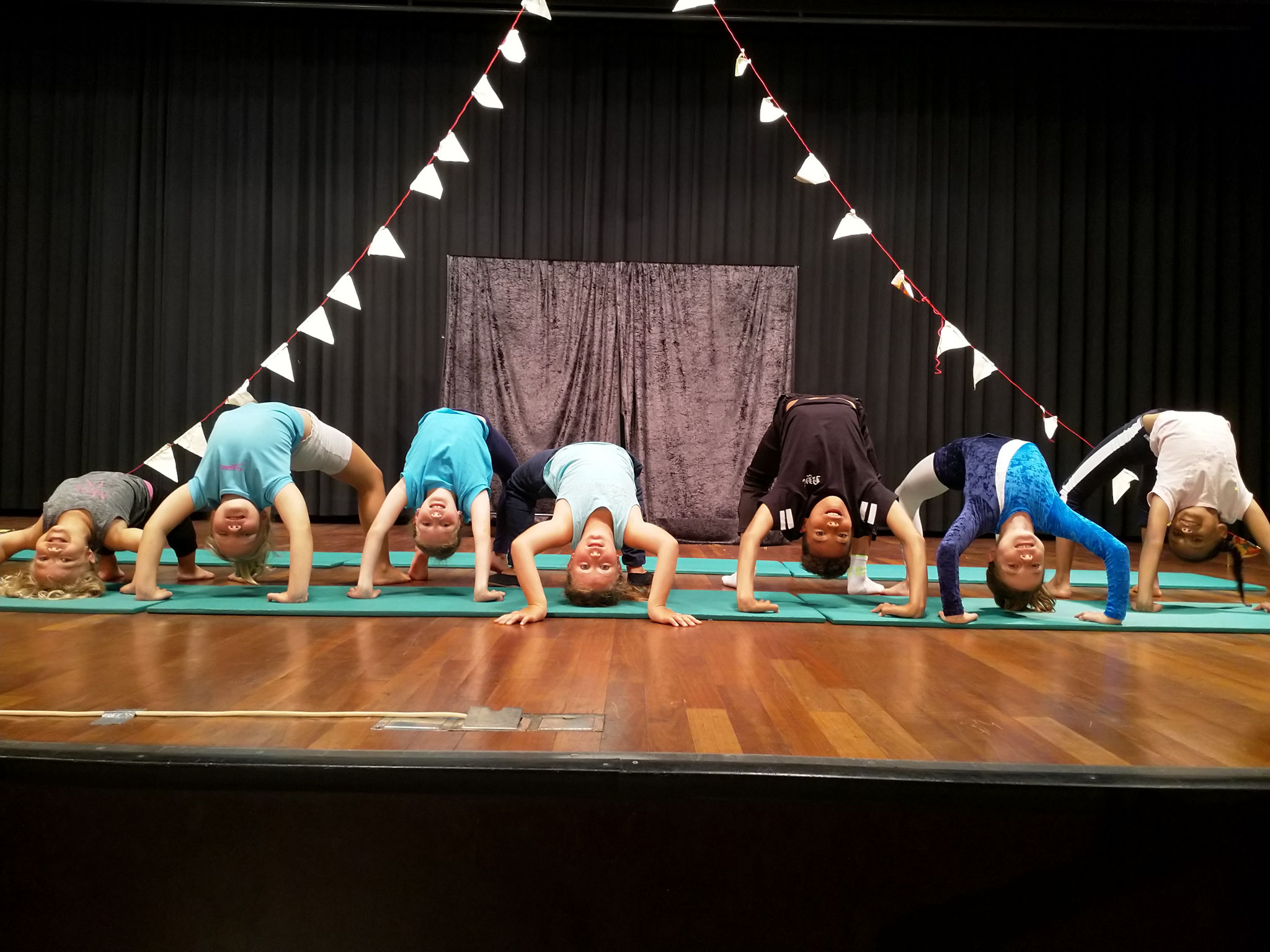 Zirkus Zirkusa performance